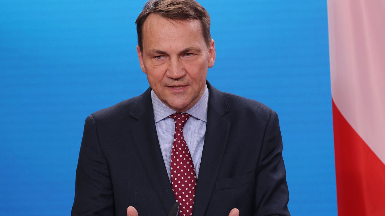 Полша отговори на Ангела Меркел, която намекна за ролята на Варшава в агресията срещу Украйна