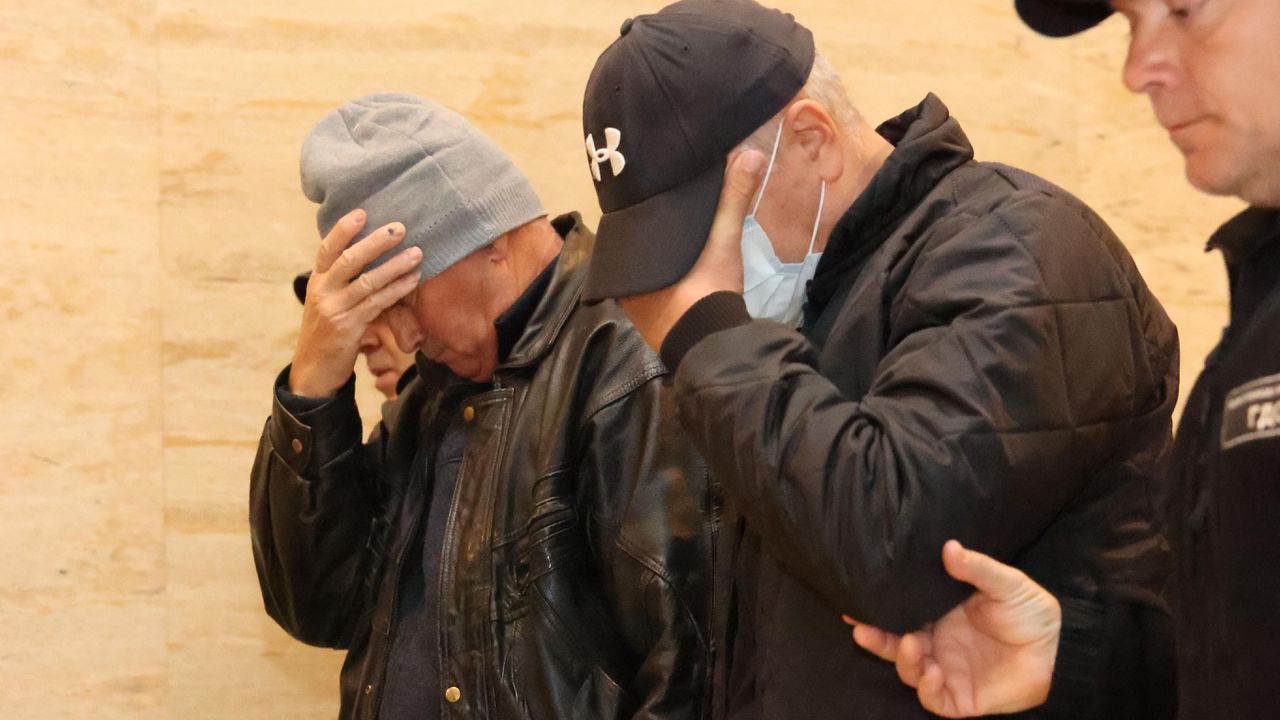 Съдът остави в ареста служителите на "Автомобилна администрация"