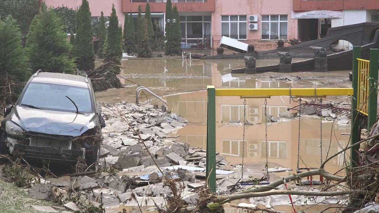 Иво Анев: София прилича на "Елените", може да се стигне до трагедия