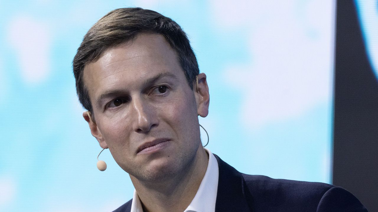 Сърбия прие закон, позволяващ на зетя на Тръмп да строи на мястото Генералния щаб на някогашната югославска армия