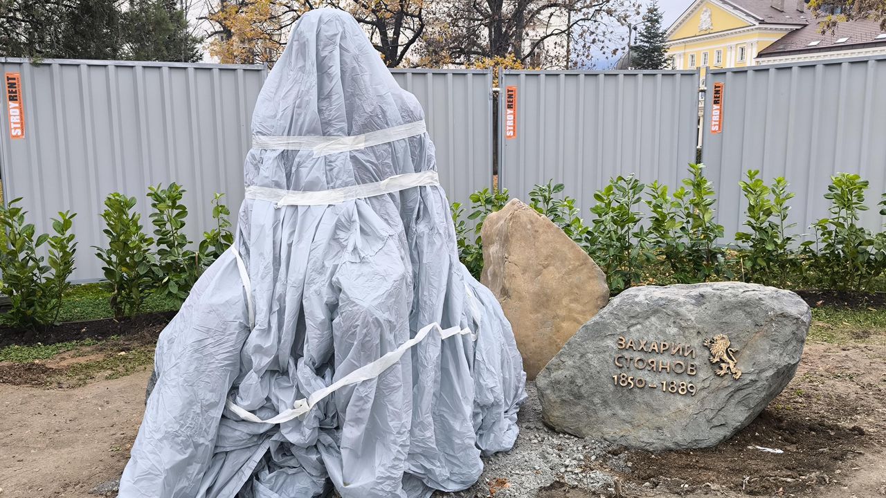 Поставят паметник на Захари Стоянов зад Народното събрание