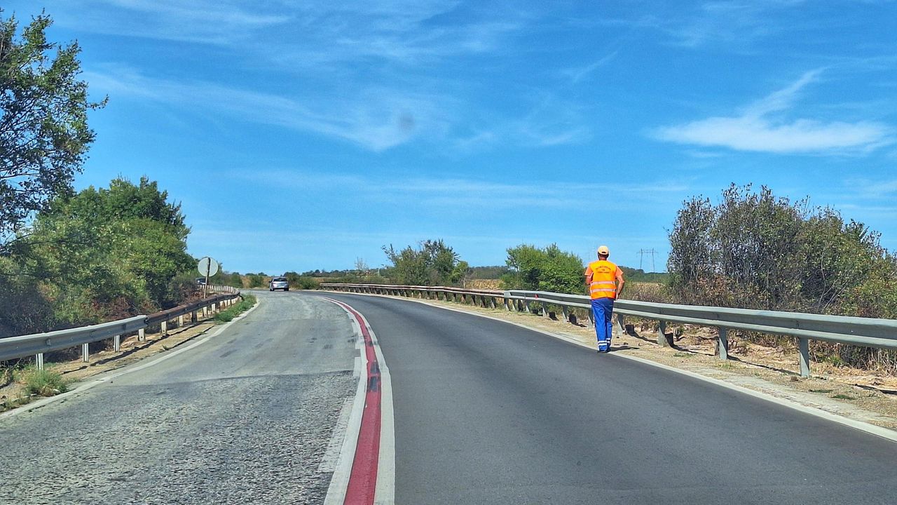 Той посочи, че е извършил проверка на напредъка на строително-ремонтните