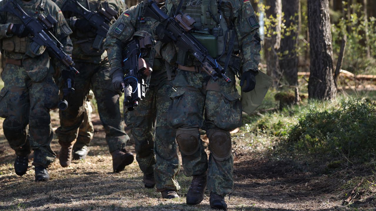 Тези единици за противодействие се създават в момента“, каза в