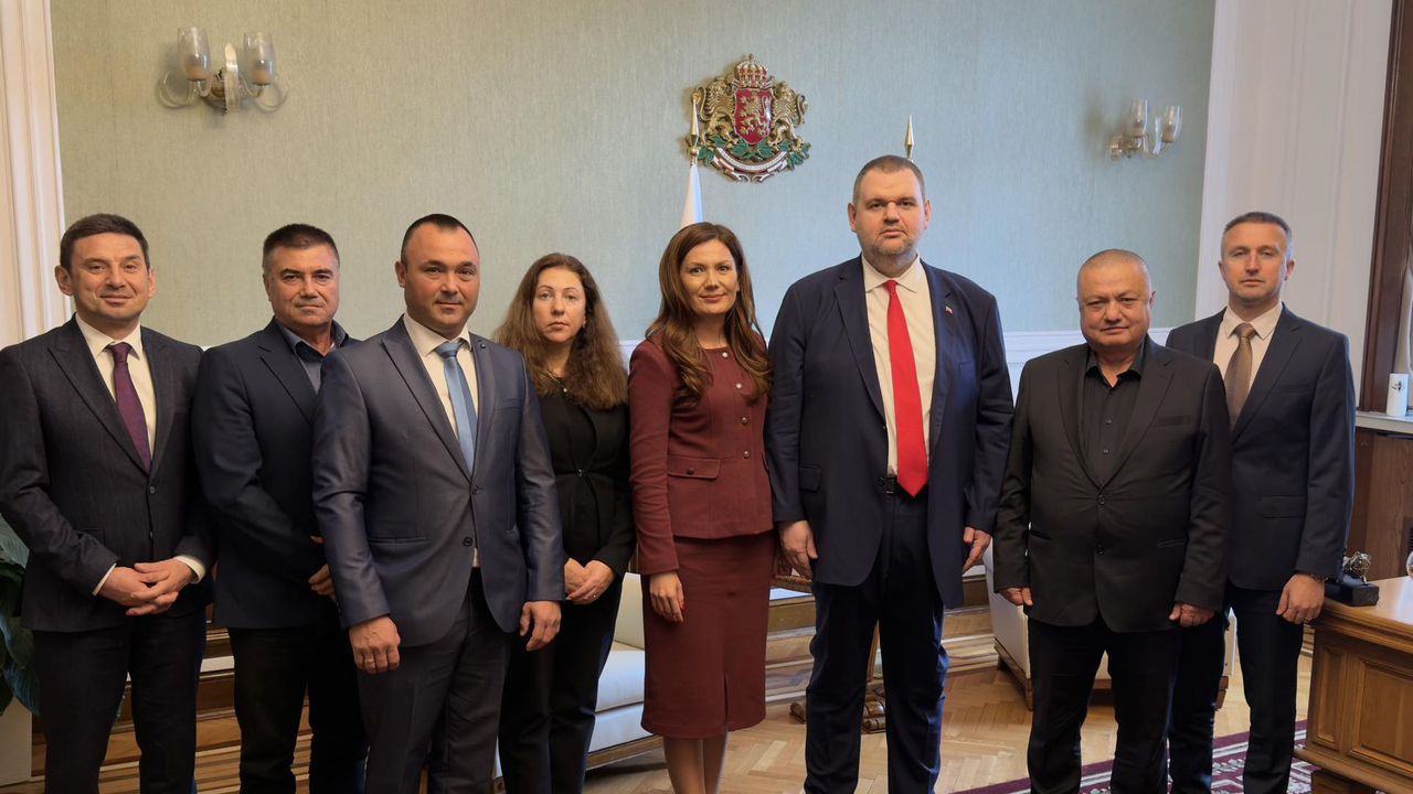 Делян Пеевски, лидер на ДПС и ПГ на ДПС - НОВО НАЧАЛО прие кмета на община Крушари