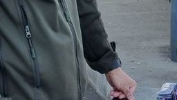 Сексуални стимуланти, парфюми и текстилни изделия задържаха митничари