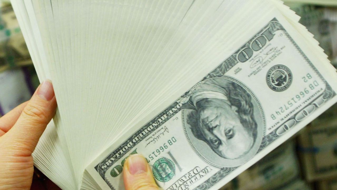 Потребителското доверие в САЩ се понижи до най-ниската си точка от пандемията от COVID-19 на фона на частичното затваряне на правителството