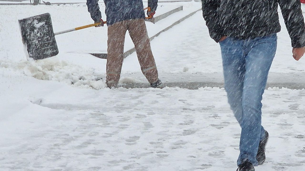 Мокър сняг валя тази сутрин в Кюстендил.Кметът на града издаде