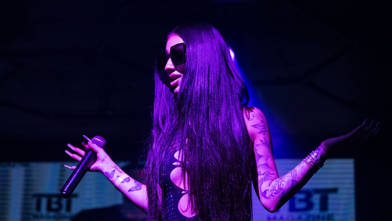 В Instagram Story, достъпно за абонати, тя покани феновете си