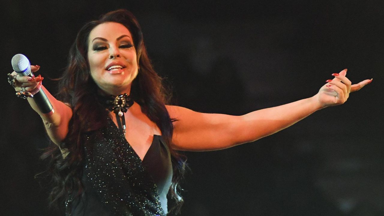 Досега фолкпевицата не си бе позволявала да коментира краха в