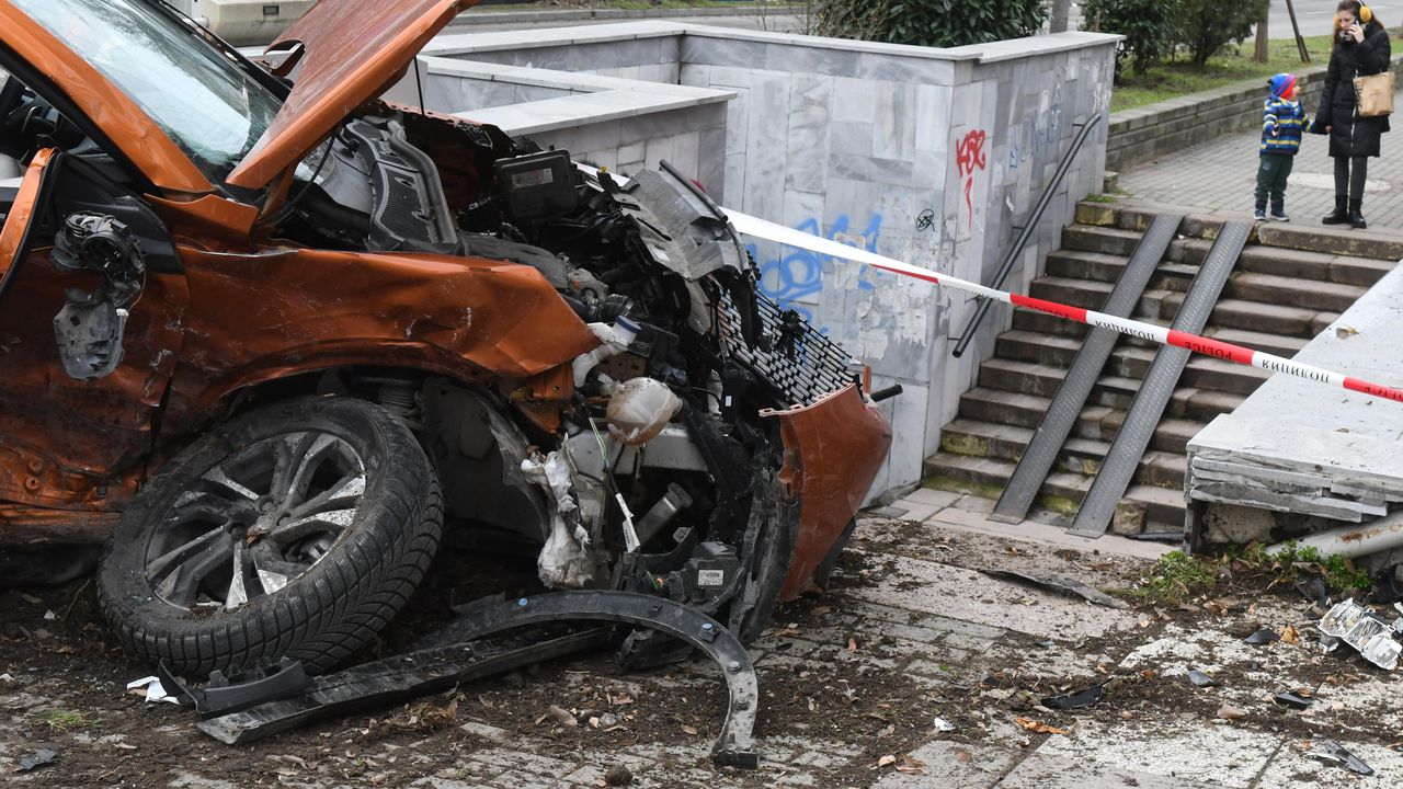 Тежка катастрофа във .Инцидентът е станал кръстовището на ул. Георги