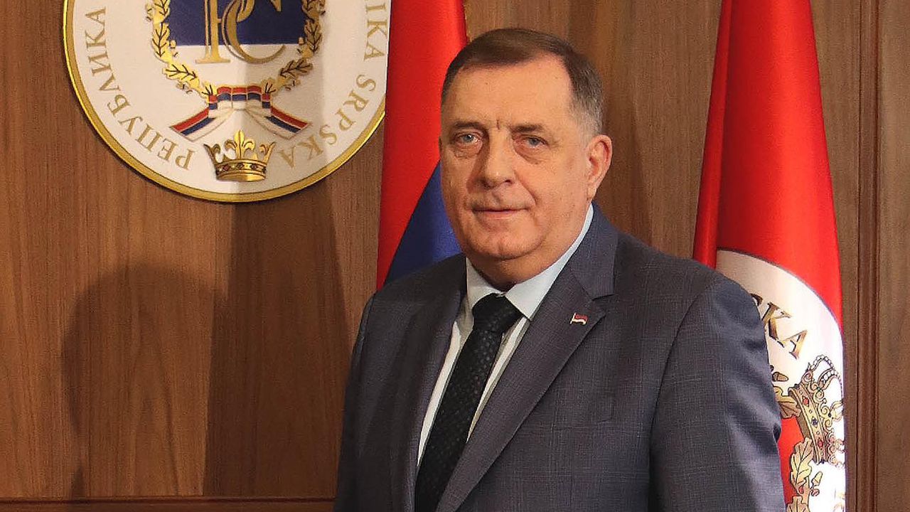 Лидерът на босненските сърби Милорад Додик пристигна в Москва за Парада на победата