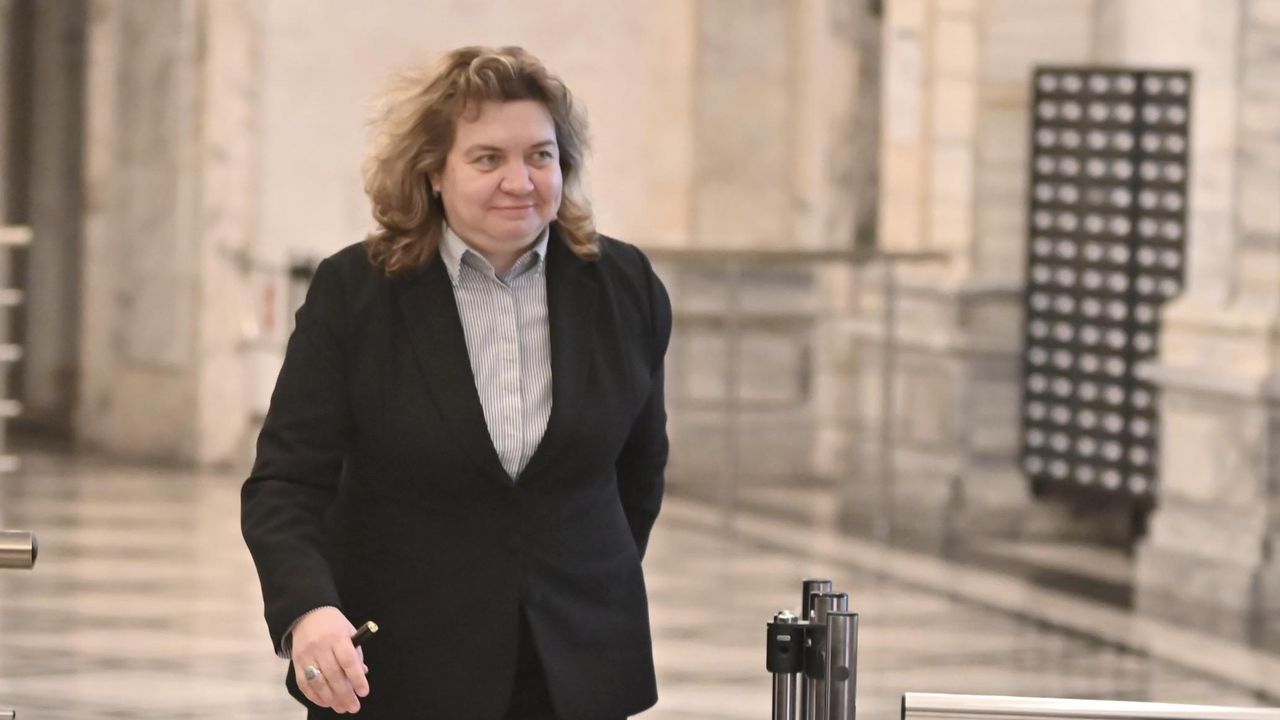 Киселова поздрави новоизбрания папа