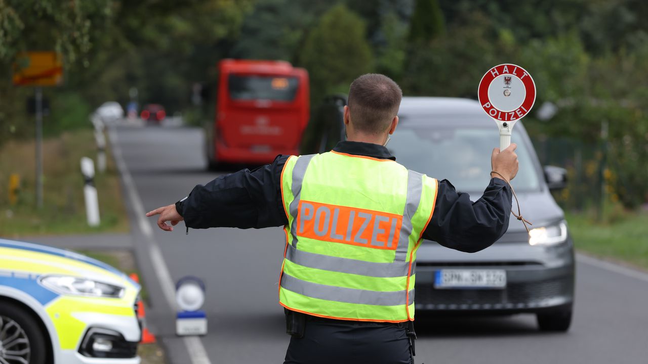 Германската полиция засили граничните проверки след встъпването в длъжност на новото правителство