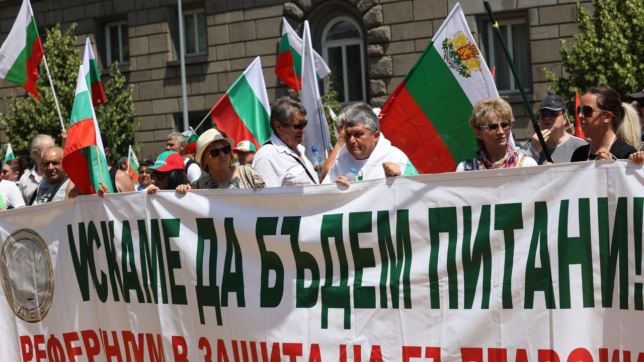 "Възраждане" с нов протест срещу еврото