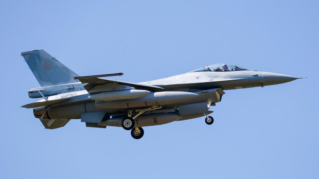 Румъния вдигна изтребители F-16 заради руска атака с дронове срещу украинска инфраструктура