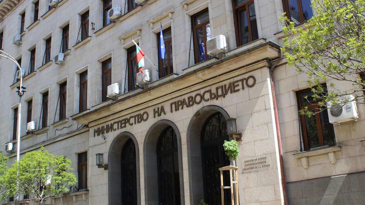 След разкритията в домове за възрастни: Правосъдното министерство публикува промени в Наказателния кодекс