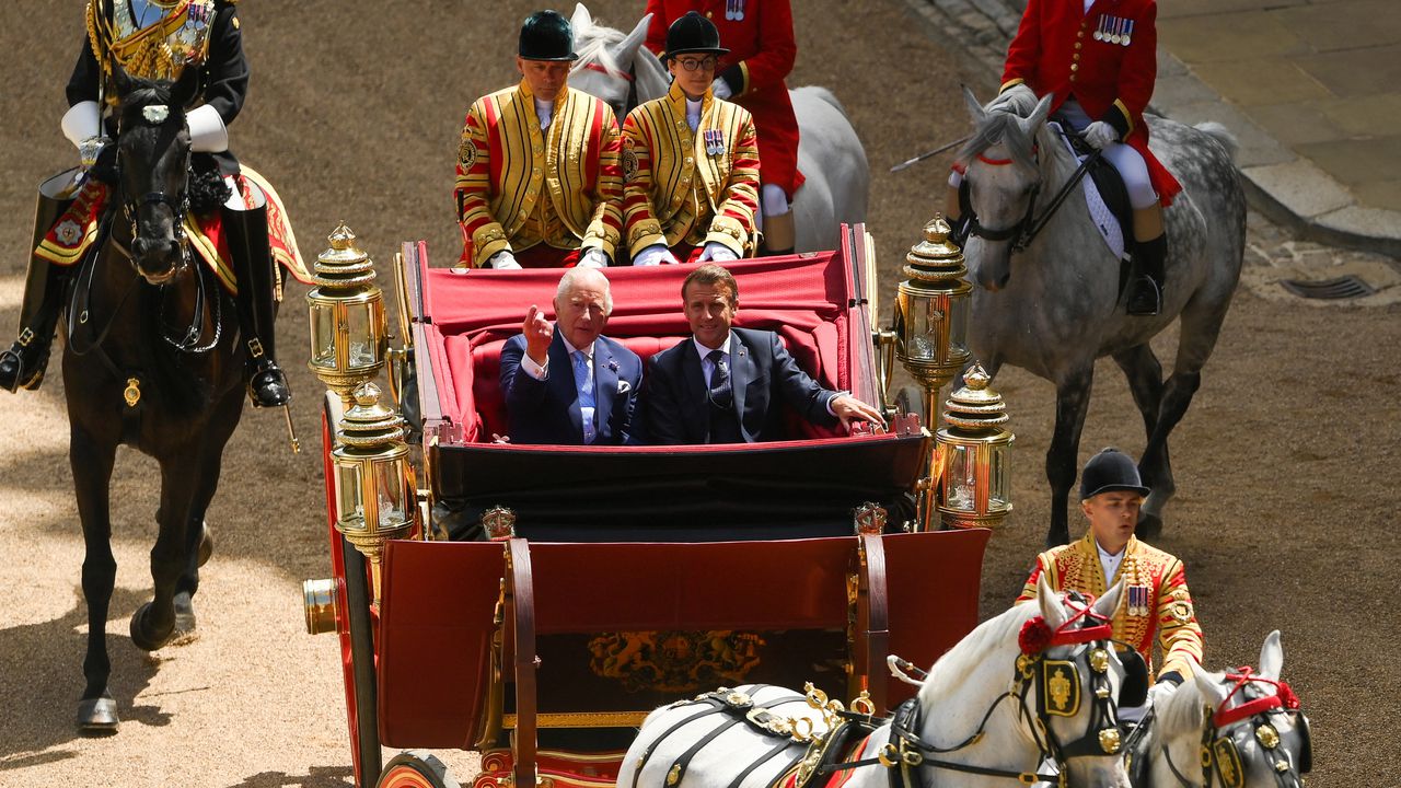 С червен килим и кралска карета започна държавното посещение на Макрон във Великобритания