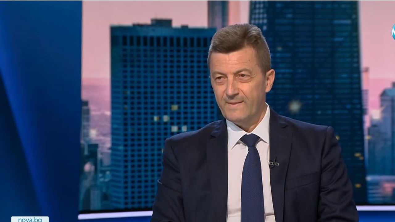 В деня, в който процедурата по присъединяване на към еврозоната