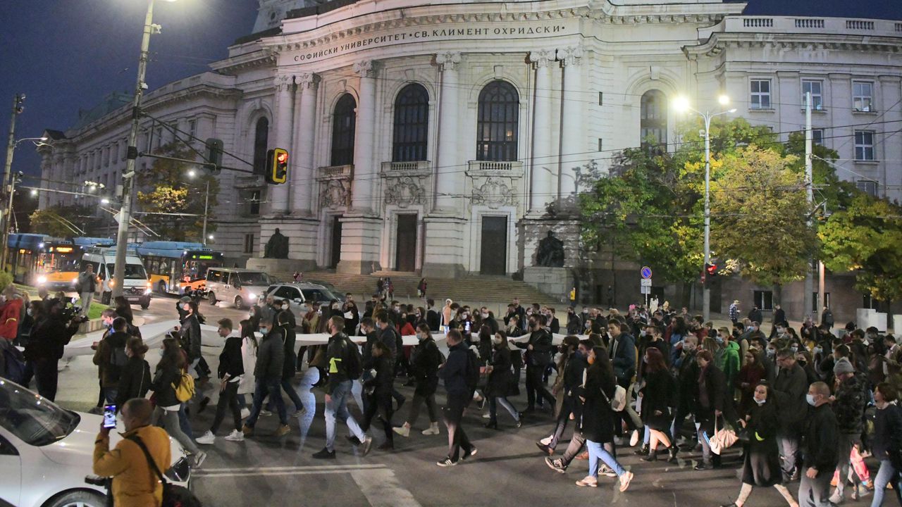 Студентите излизат утре на протест пред СУ заради увеличените такси