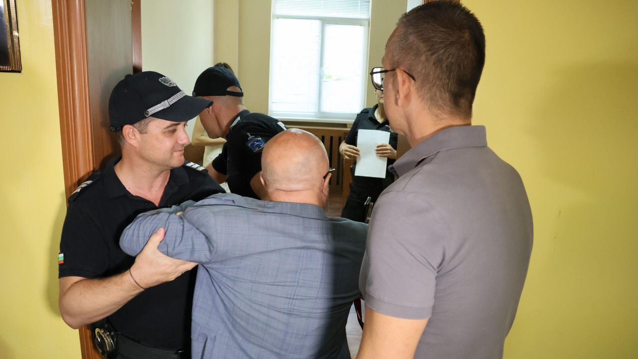 Съдът в Плевен не допусна журналисти на заседанието за катастрофата, при която загина Сияна