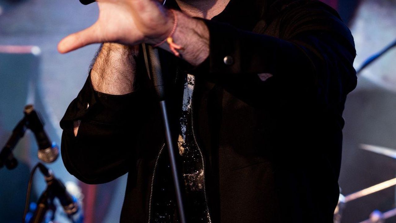 Тома издава Аз съм, след поредицата от успешни концерти това