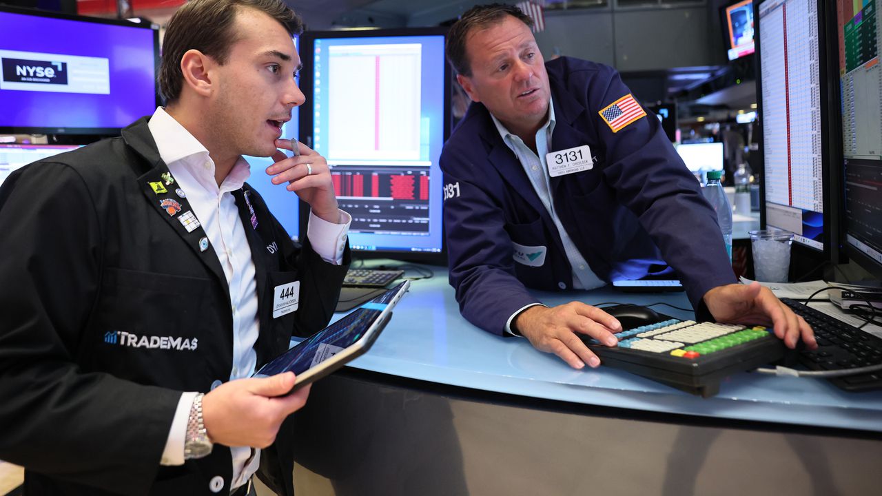 Уолстрийт започна деня с повишения