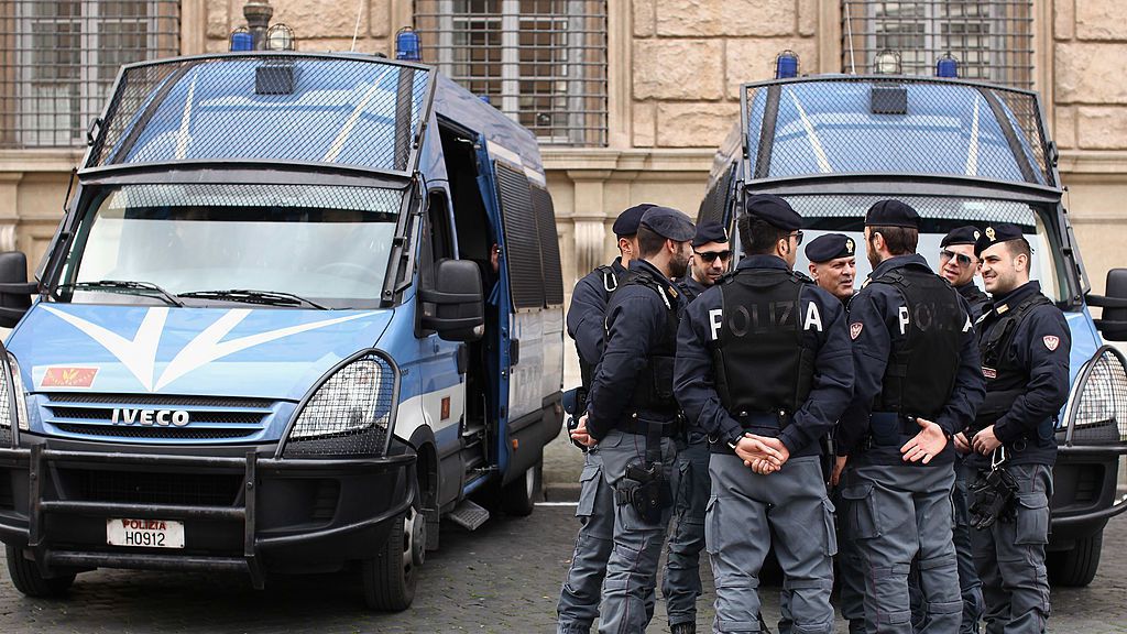 Спецакция рано призори в Италия: Заловиха мафиотски бос, докато спи