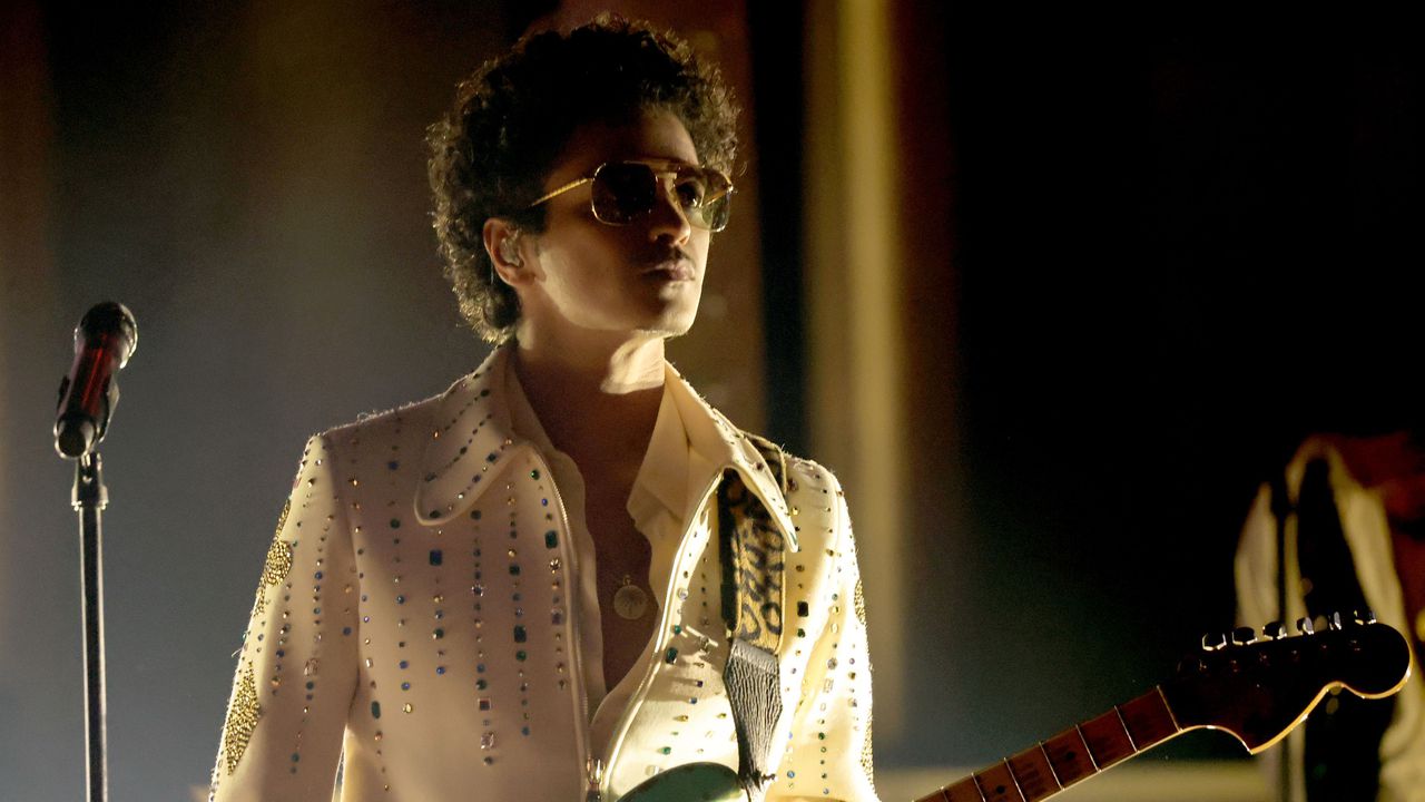 Бруно Марс на 40: артистът, който оформи новото звучене на поп музиката