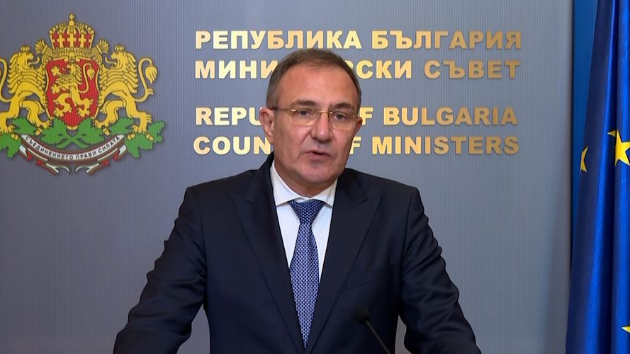 Отново подчерта, че минималната работна заплата става 1213 лв.Уточни, че