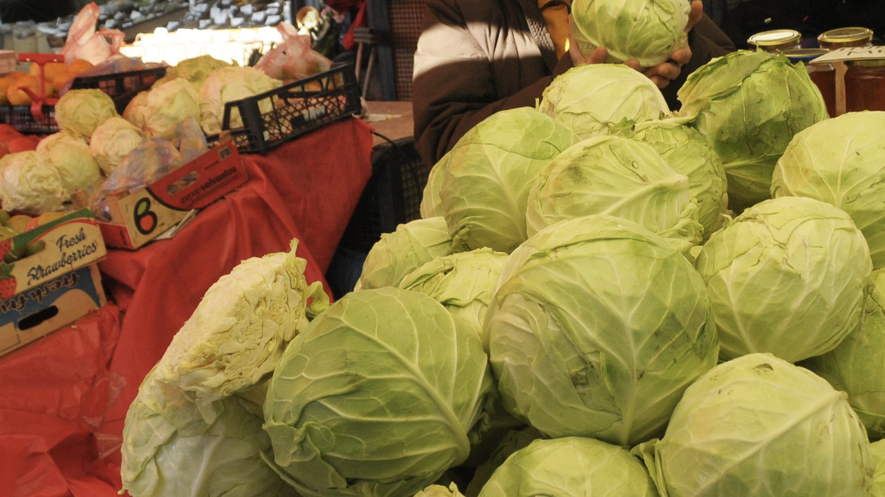 В сезона на зимнината - изобилие по пазарите, но все по-малко търсене