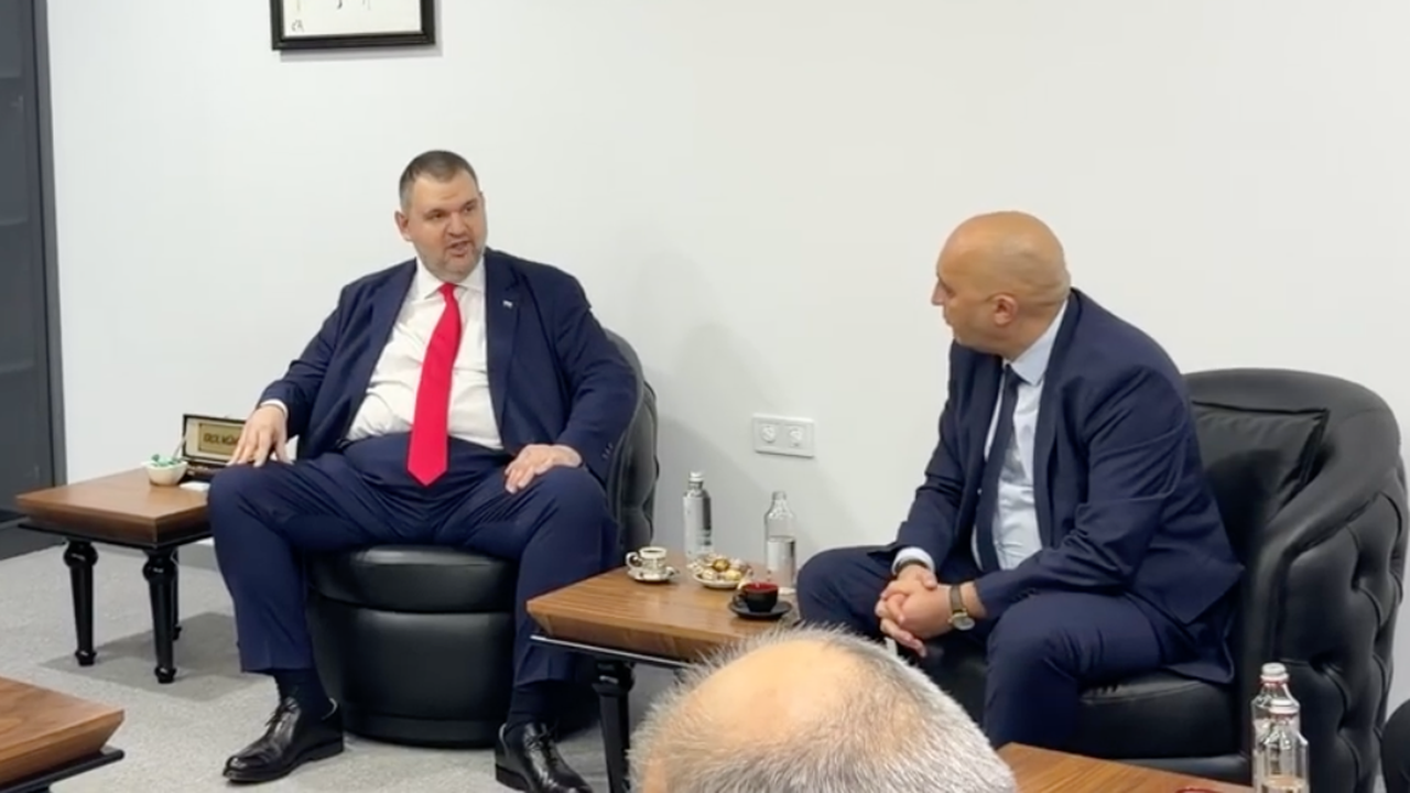 Трябва да се сетят, че това е “триъгълникът на слугите