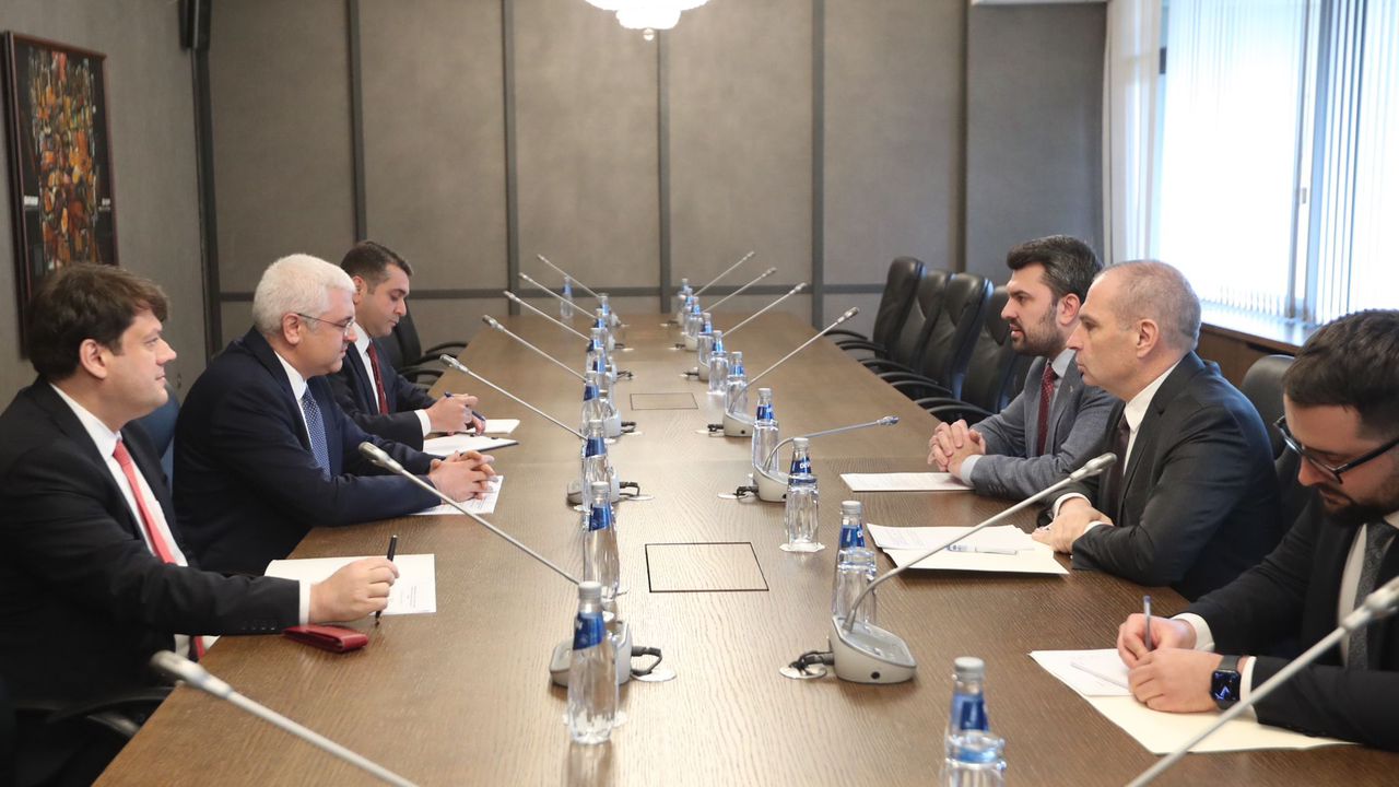 Срещата бе инициирана още в петък от българска страна във