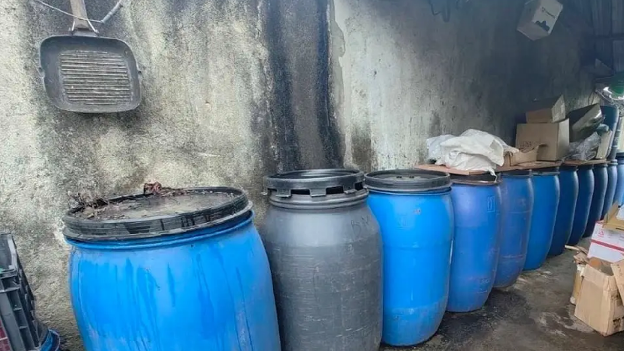 Над 2000 литра етилов алкохол иззеха служители на варненската митница