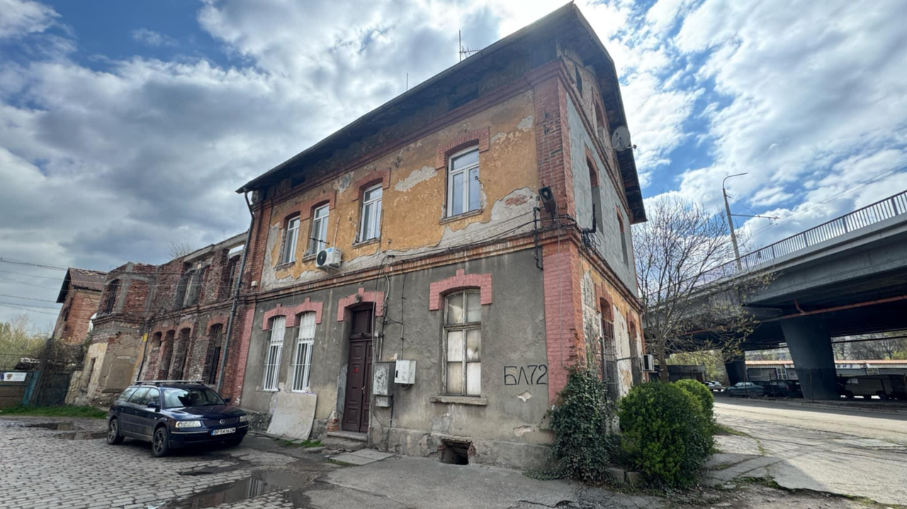  Убийство в София: Откриха мъртвец на мъж в наводнено мазе 