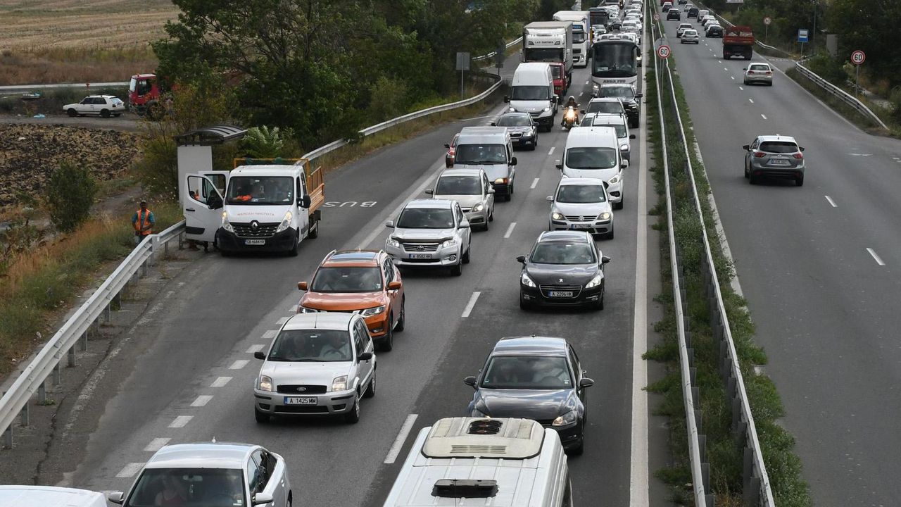 Ремонтите по „Тракия” и „Хемус” продължават