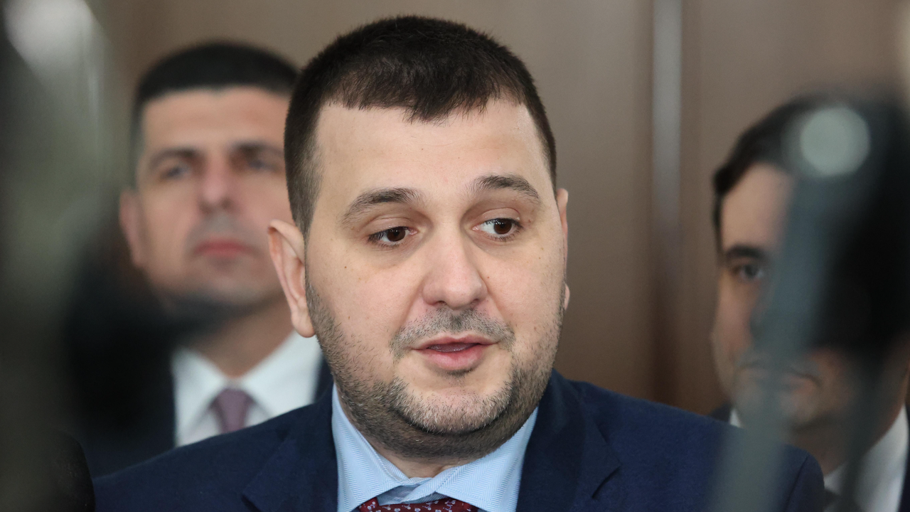 ДБ към Даниел Митов: Да смекчи тона към опозицията, излъга за БОП в Пловдив