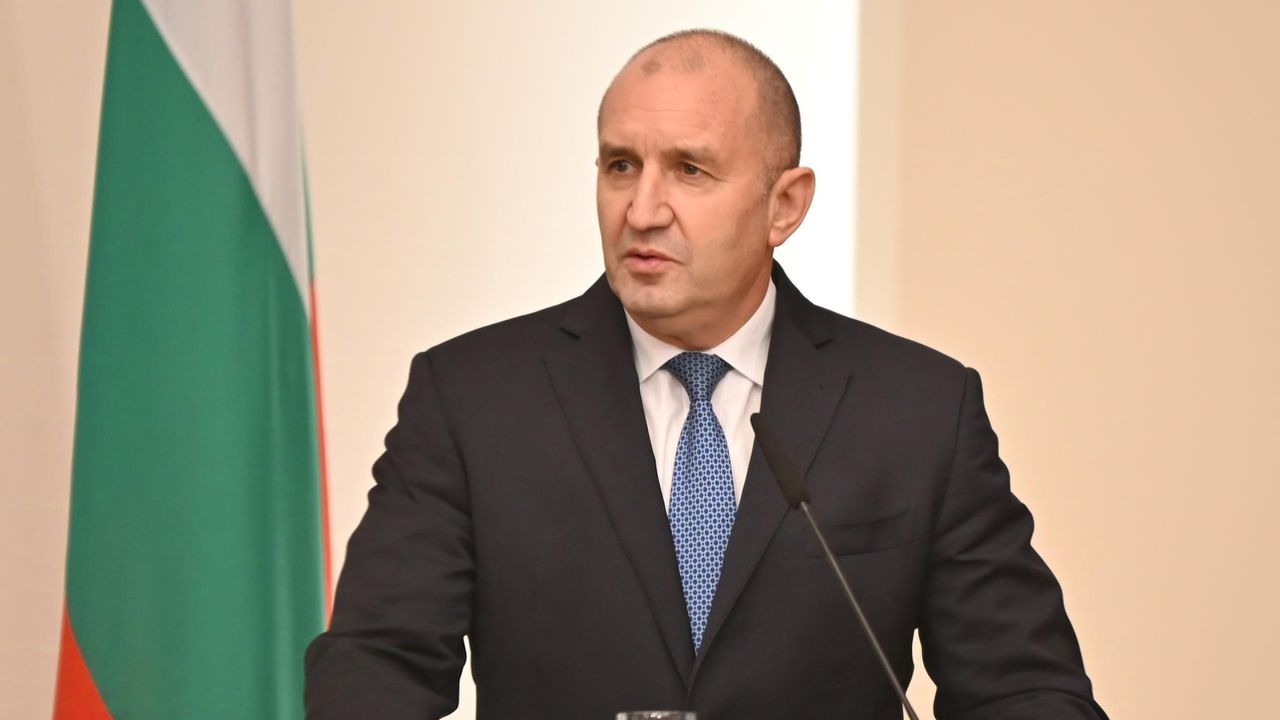 Румен Радев поздрави новия президент на Полша Карол Навроцки