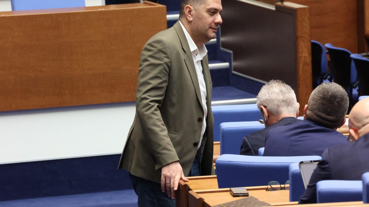 Гаджев от ГЕРБ скочи на Радев