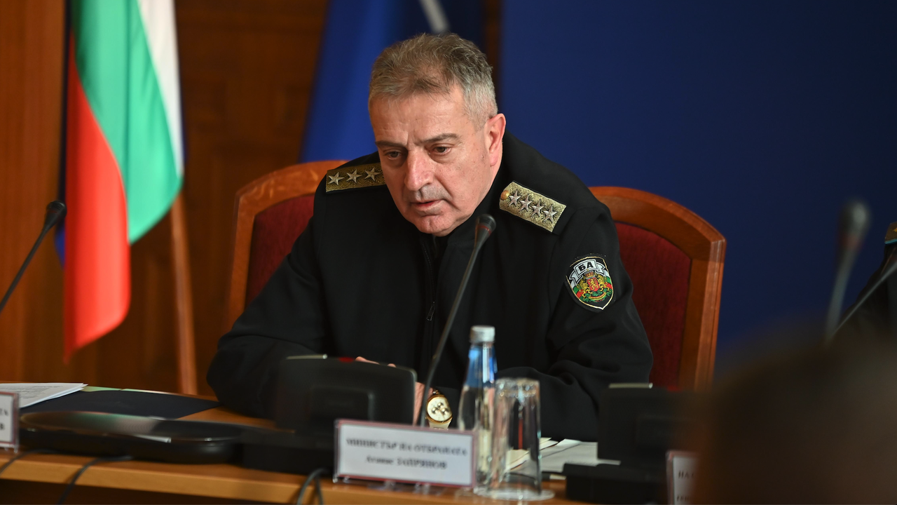 Адмирал Ефтимов: Предстои доставка на нови 320 джипа за армията