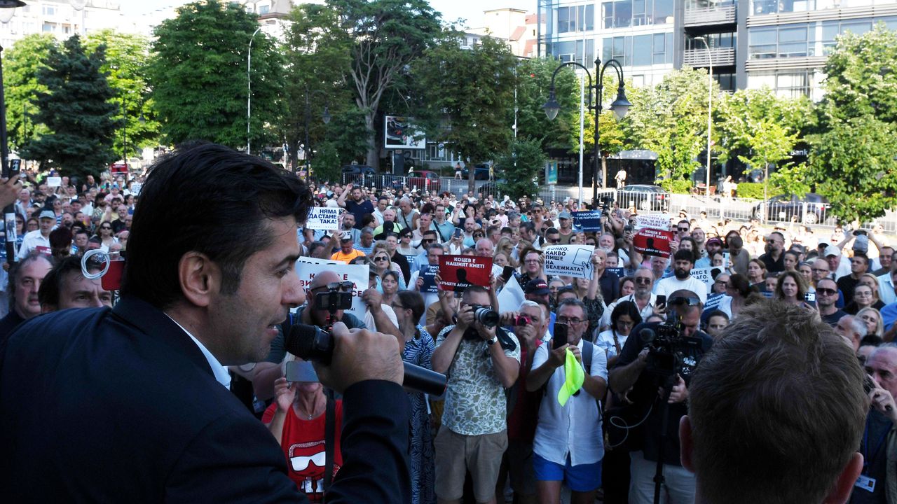  Протест във Варна в поддръжка на задържания кмет Благомир Коцев - Булфото 