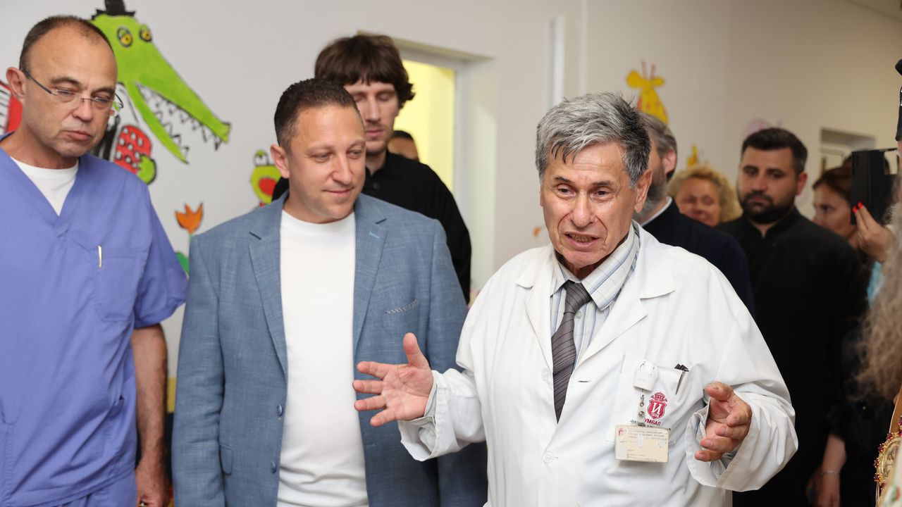 Проф. Спиридон Тодоров - в ляво- Любомир Пенев и доц. Цоло Цолов - в дясно