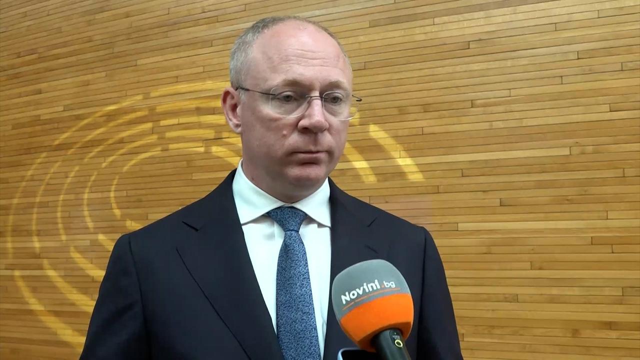 Екип на разговаря с евродепутата Станислав Стоянов за поскъпването на
