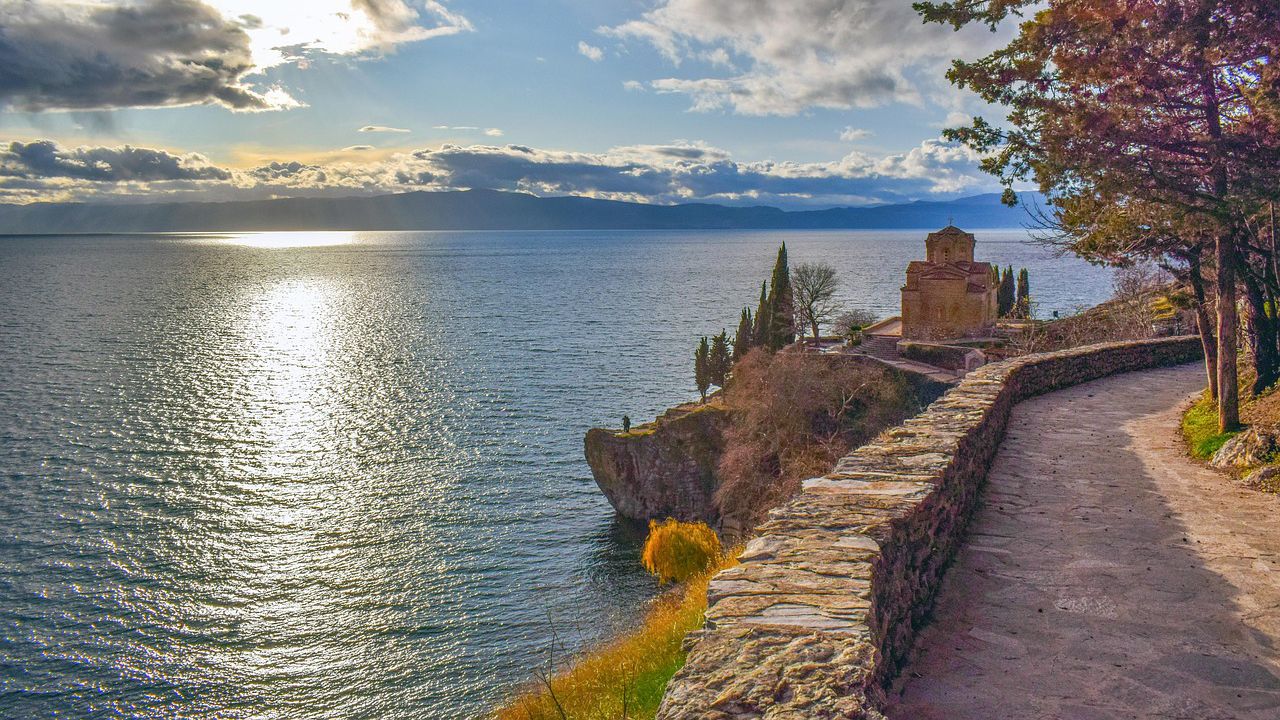 52-годишен български гражданин е в неизвестност след гмуркане в Охридското