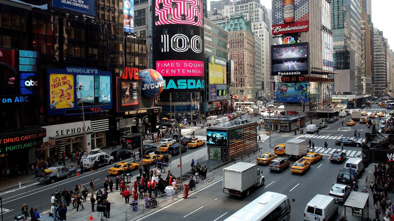 Трима души бяха ранени при стрелба на Таймс Скуеър“ в