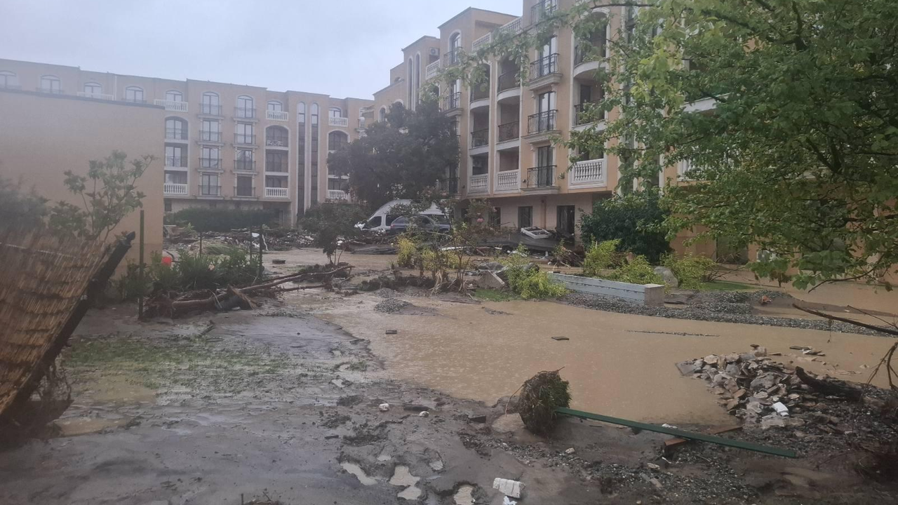 Прокуратурата се захвана със строителството на "Елените"