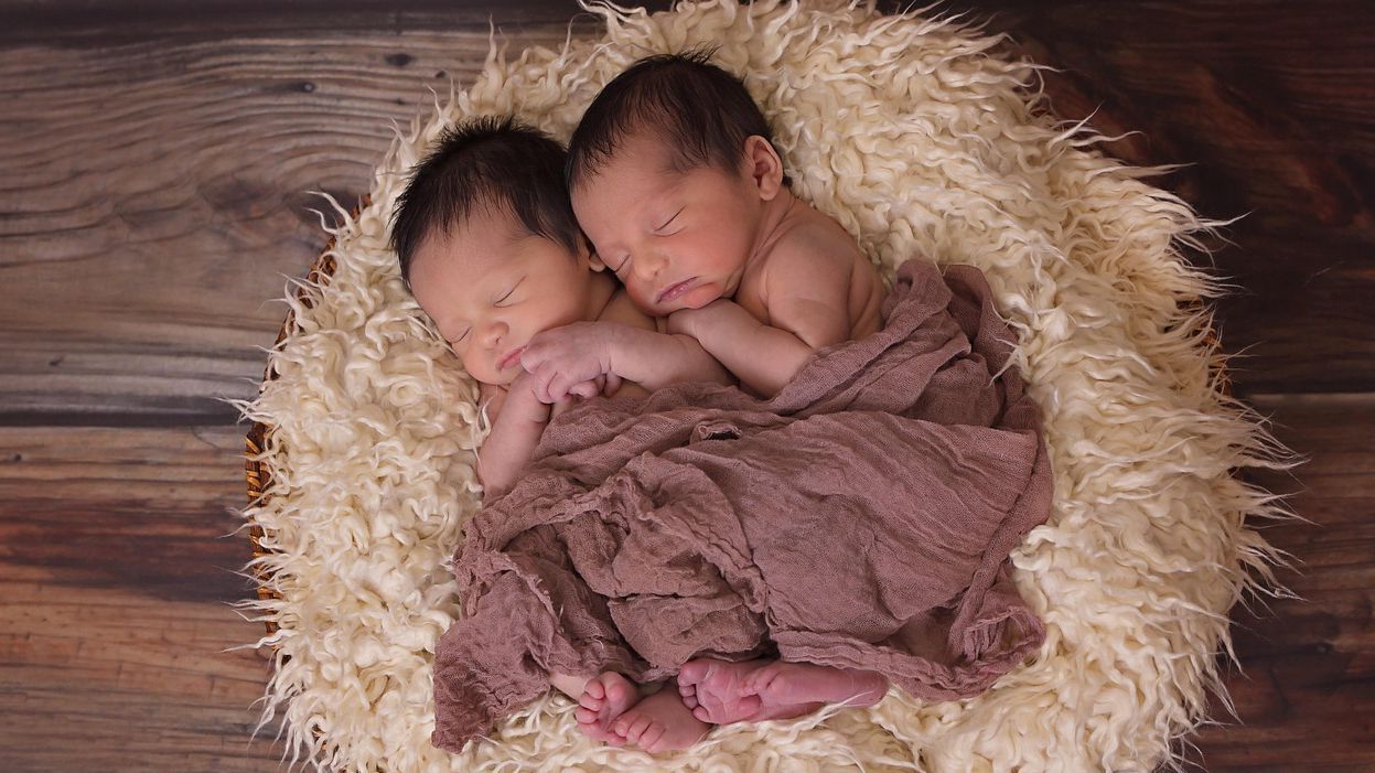 Три двойки близнаци се родиха за ден в Русе