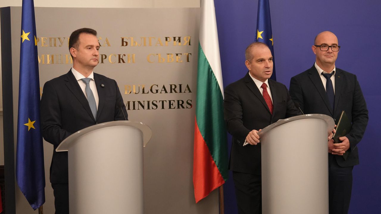 Изграждат 35 електрозарядни станции в жп гарите на областните градове