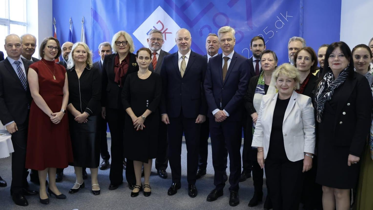 Премиерът Желязков разговаря с посланиците на страните от ЕС