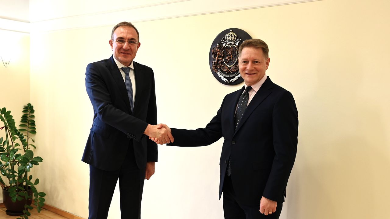 Министър Гуцанов пред директора на Европейския орган по труда: Демографската криза засяга целия ЕС