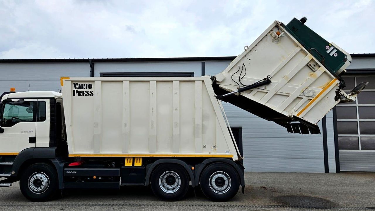 Гражданите в помощ на София за кризата с боклука: Доброволци закупиха и камиони